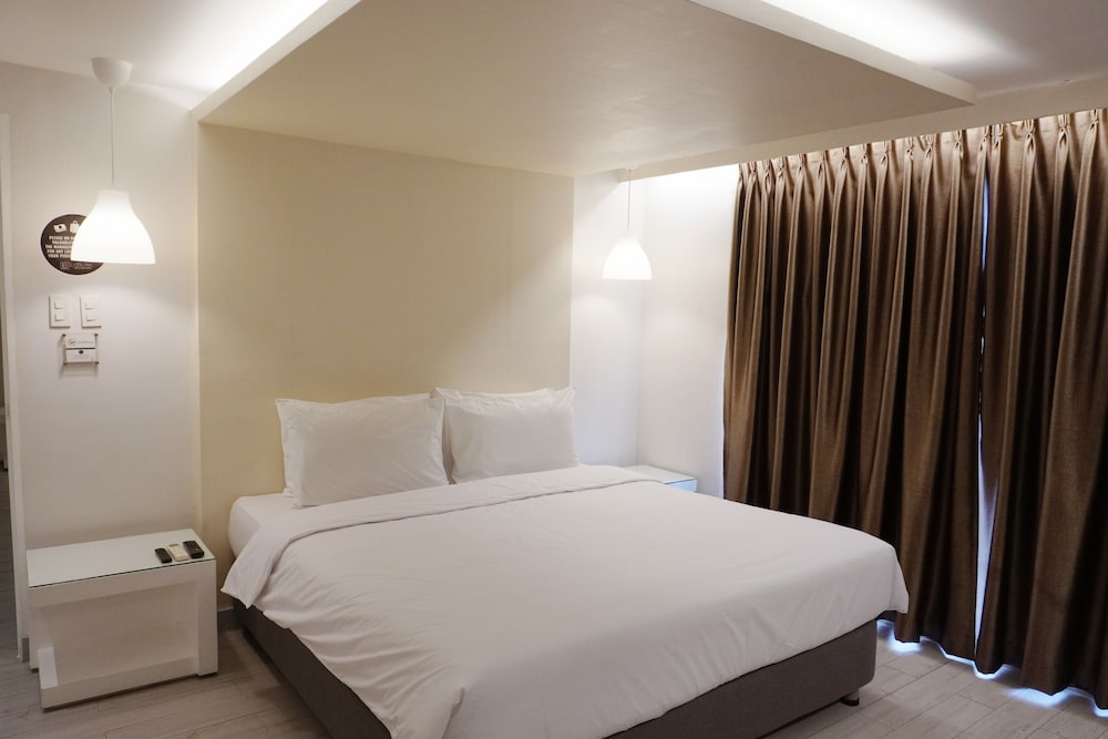 LeBlanc Hotel and Resort 7/16