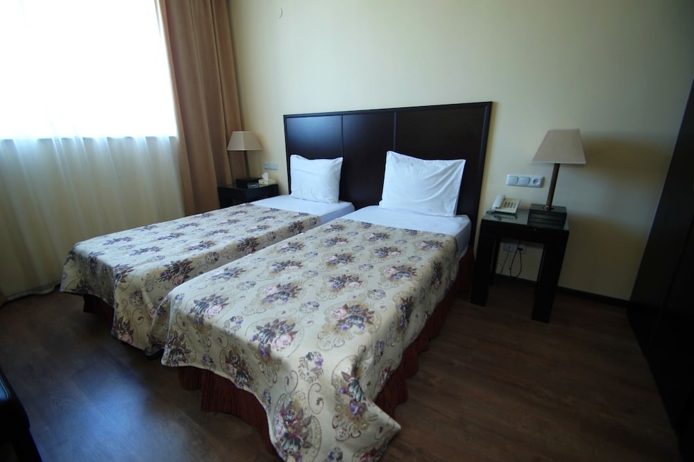 C Hotel 15/59