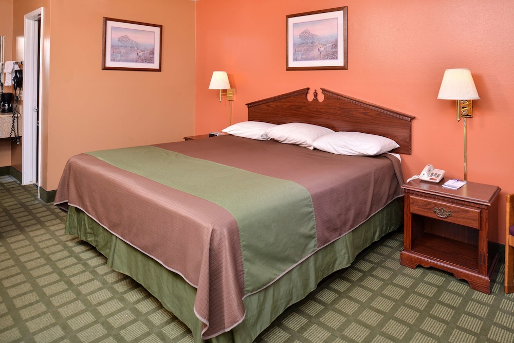 Americas Best Value Inn Suites Siloam Springs 11/26