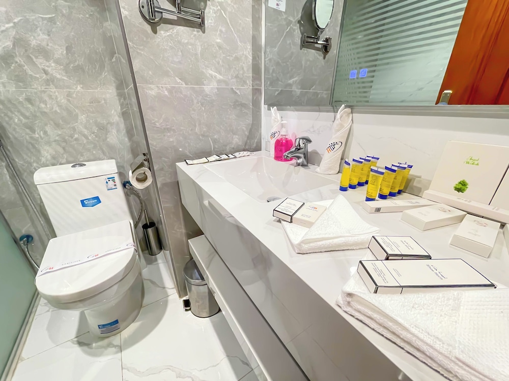 فندق زوار العالمي(Zowar Alalami hotel) 39/43