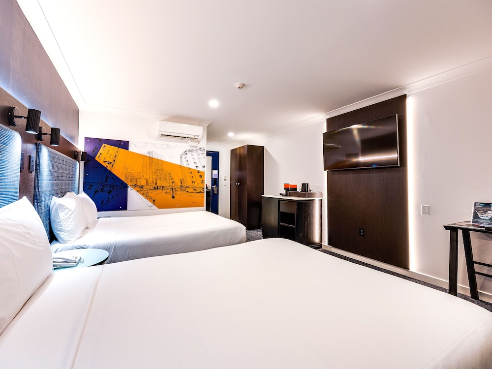 EXECUTIVE, 2 DOUBLE BEDS