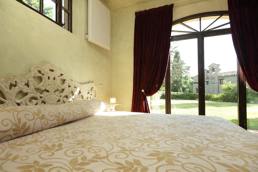 Urbino Resort 25/75
