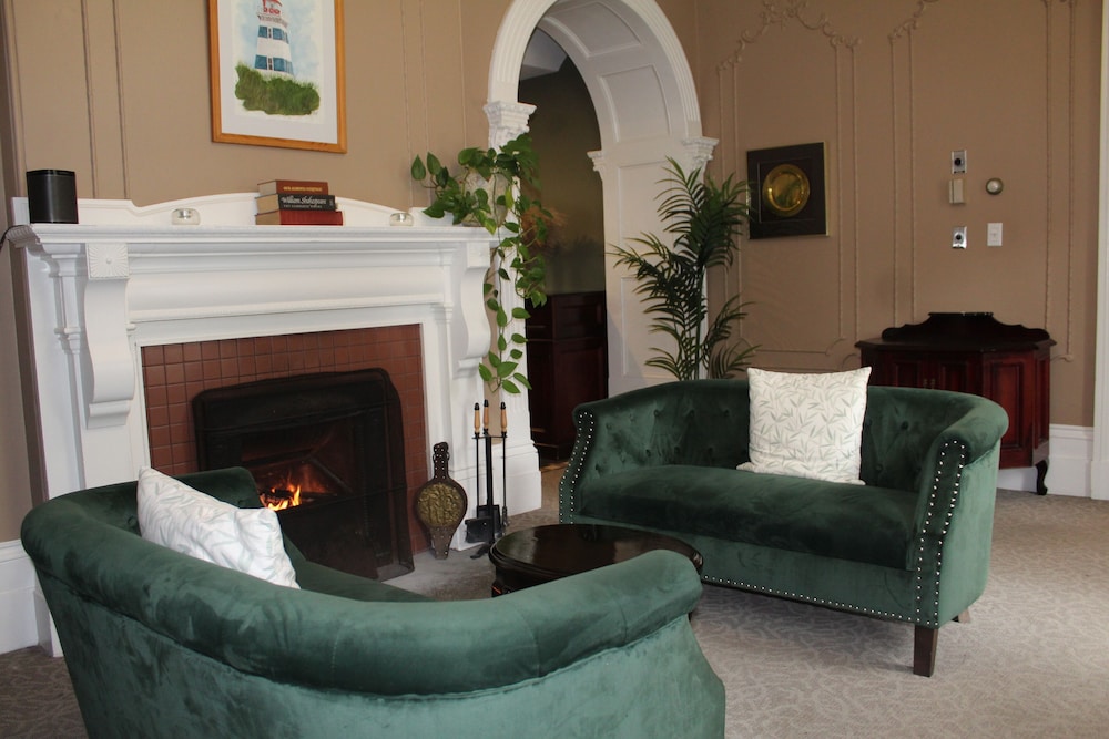 Westover Inn 52/69