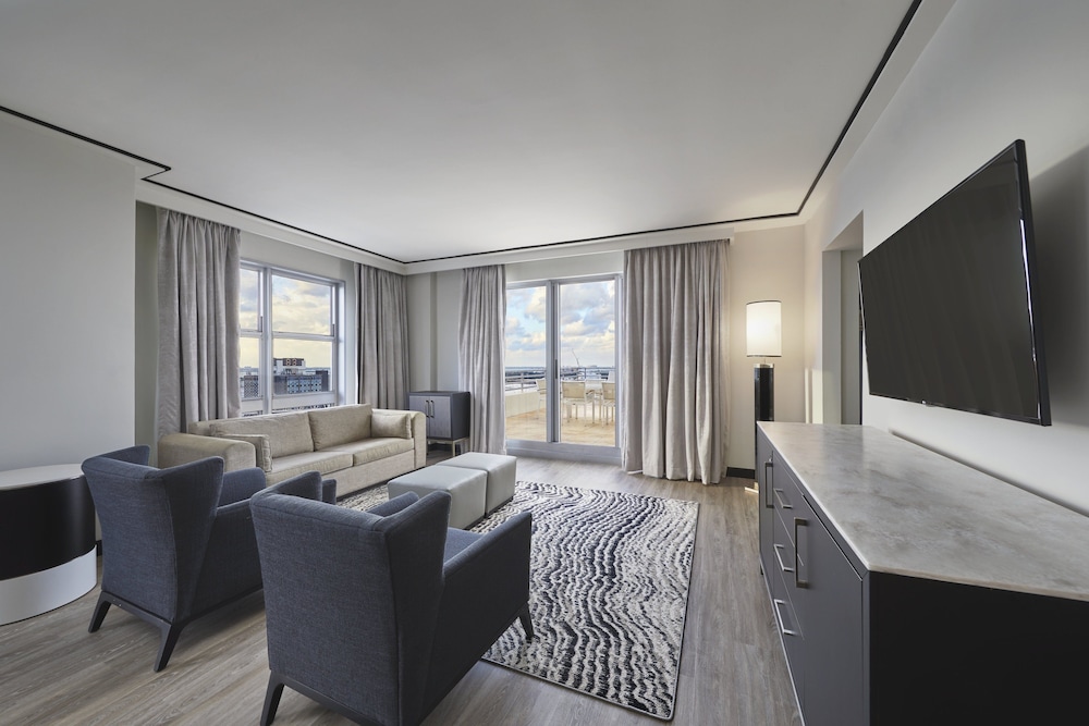 Loews Miami Beach Hotel – South Beach 29/78