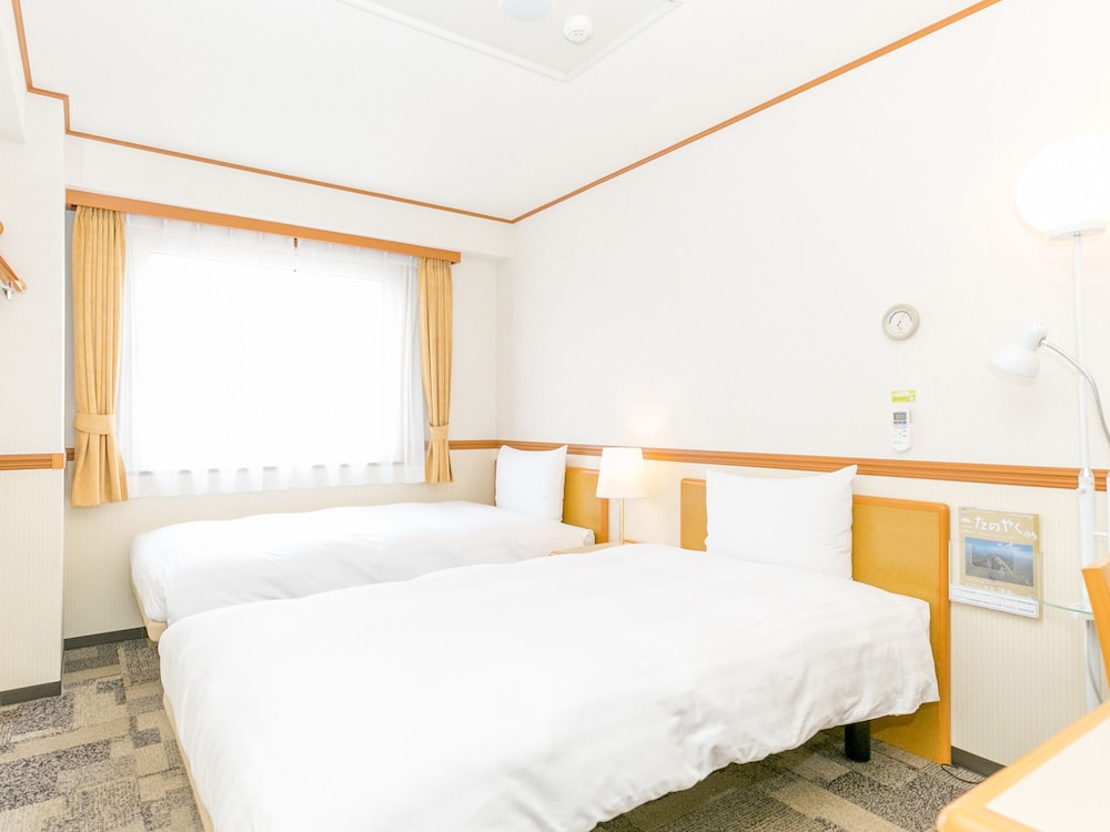 Toyoko Inn Tsukuba Express Yashio-Eki Kita-Guchi 12/58