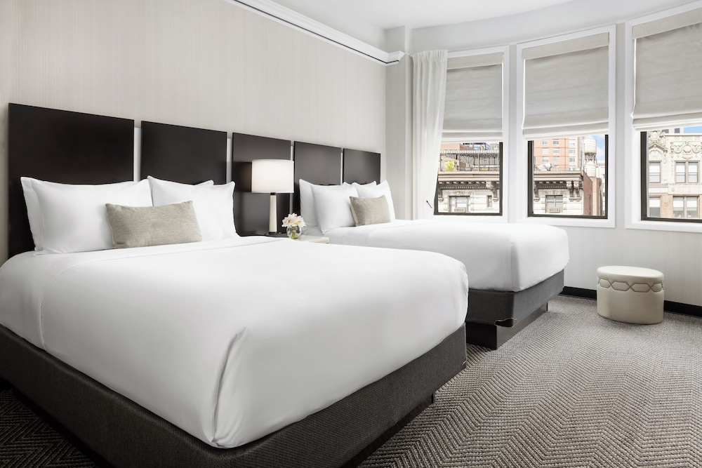 STANDARD, 2 DOUBLE BEDS