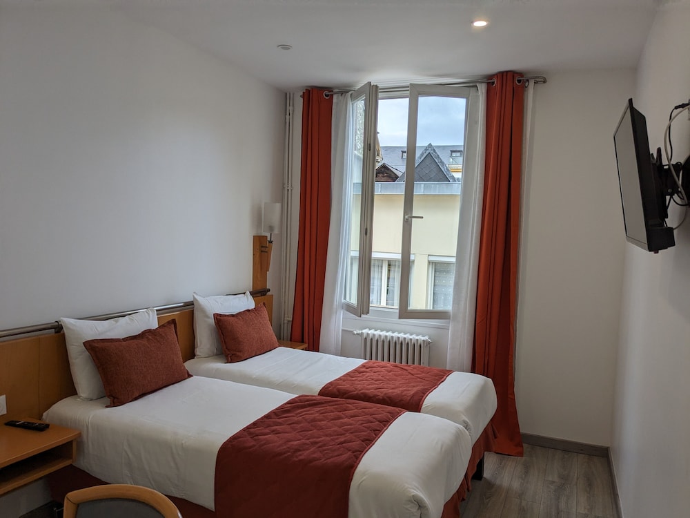 Room, Twin Beds