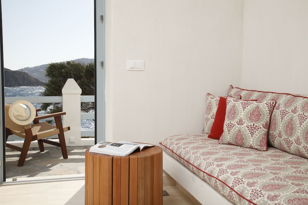 Belvedere Waterfront Villa and Suites 20/49