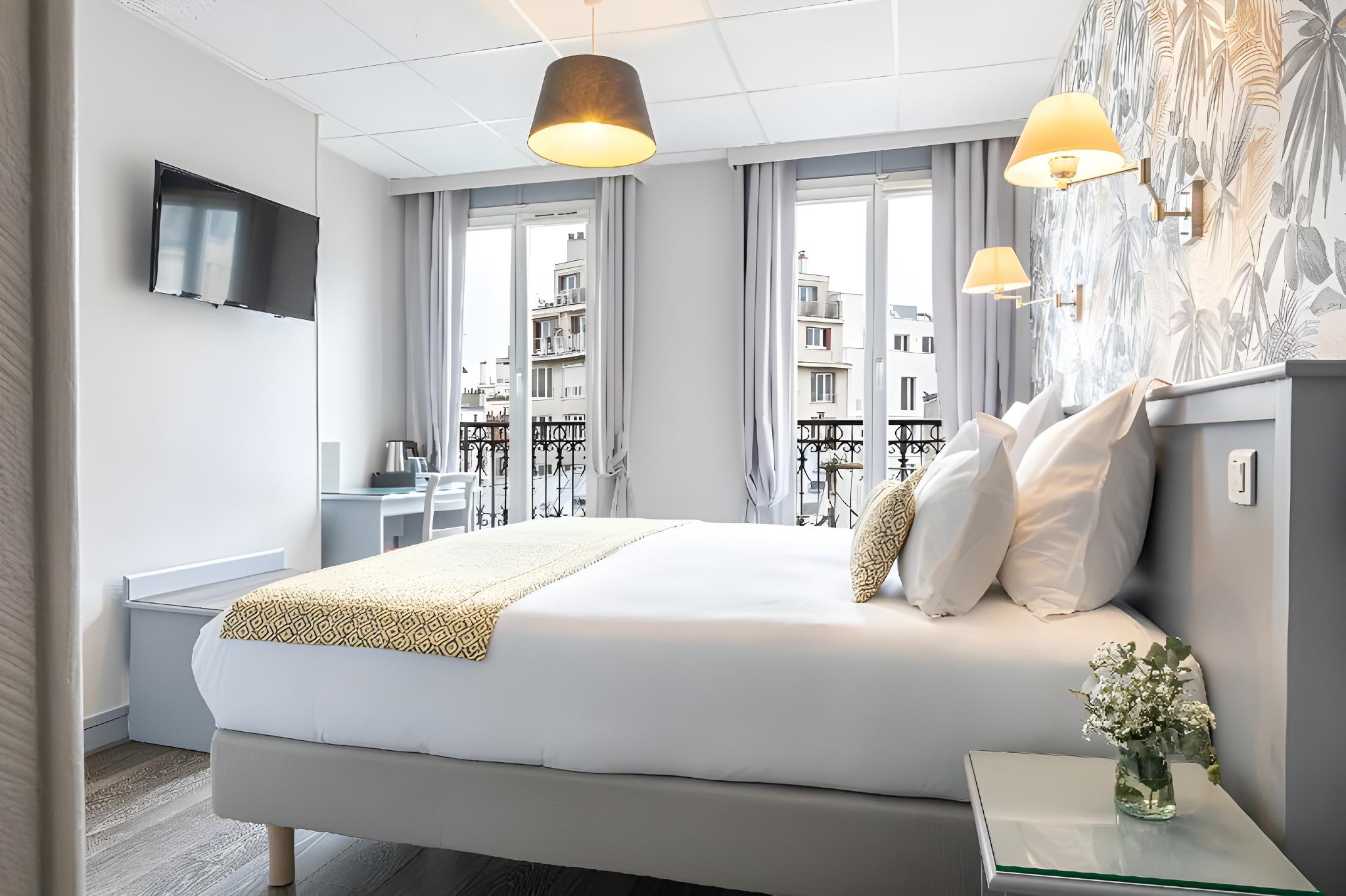 Room, Eiffel View