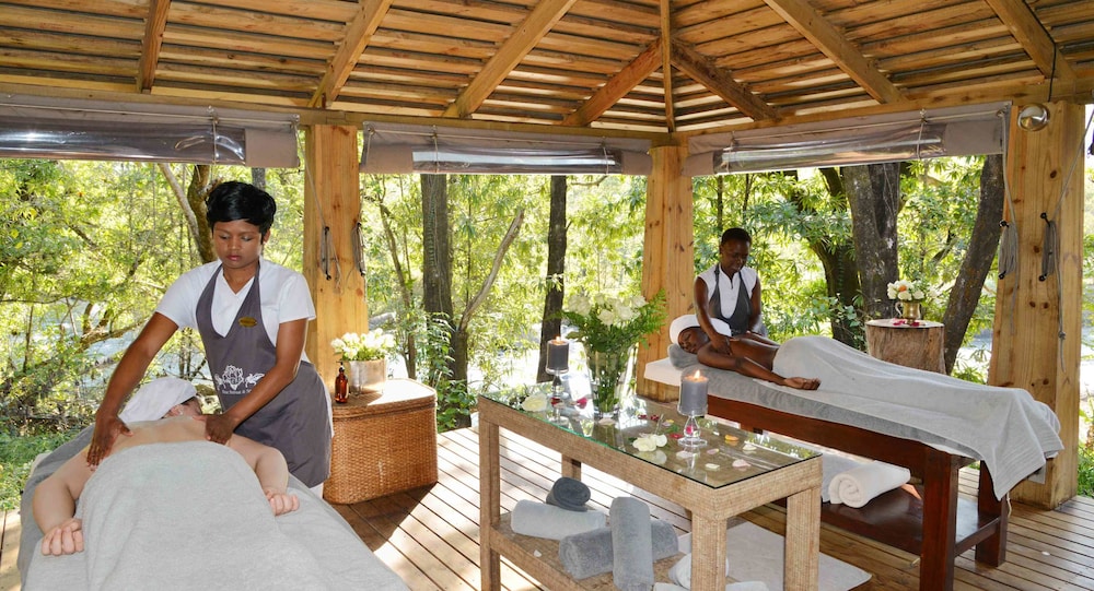 Summerfields Rose Retreat Spa 7/50