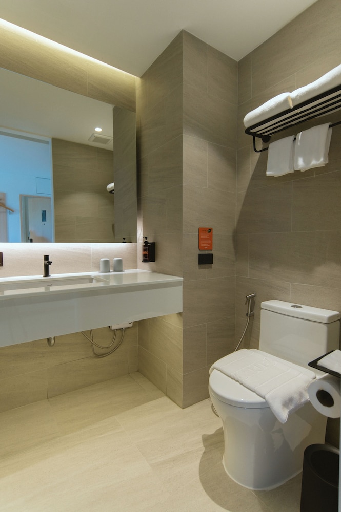 PAAK Hotel Suvarnabhumi 49/50