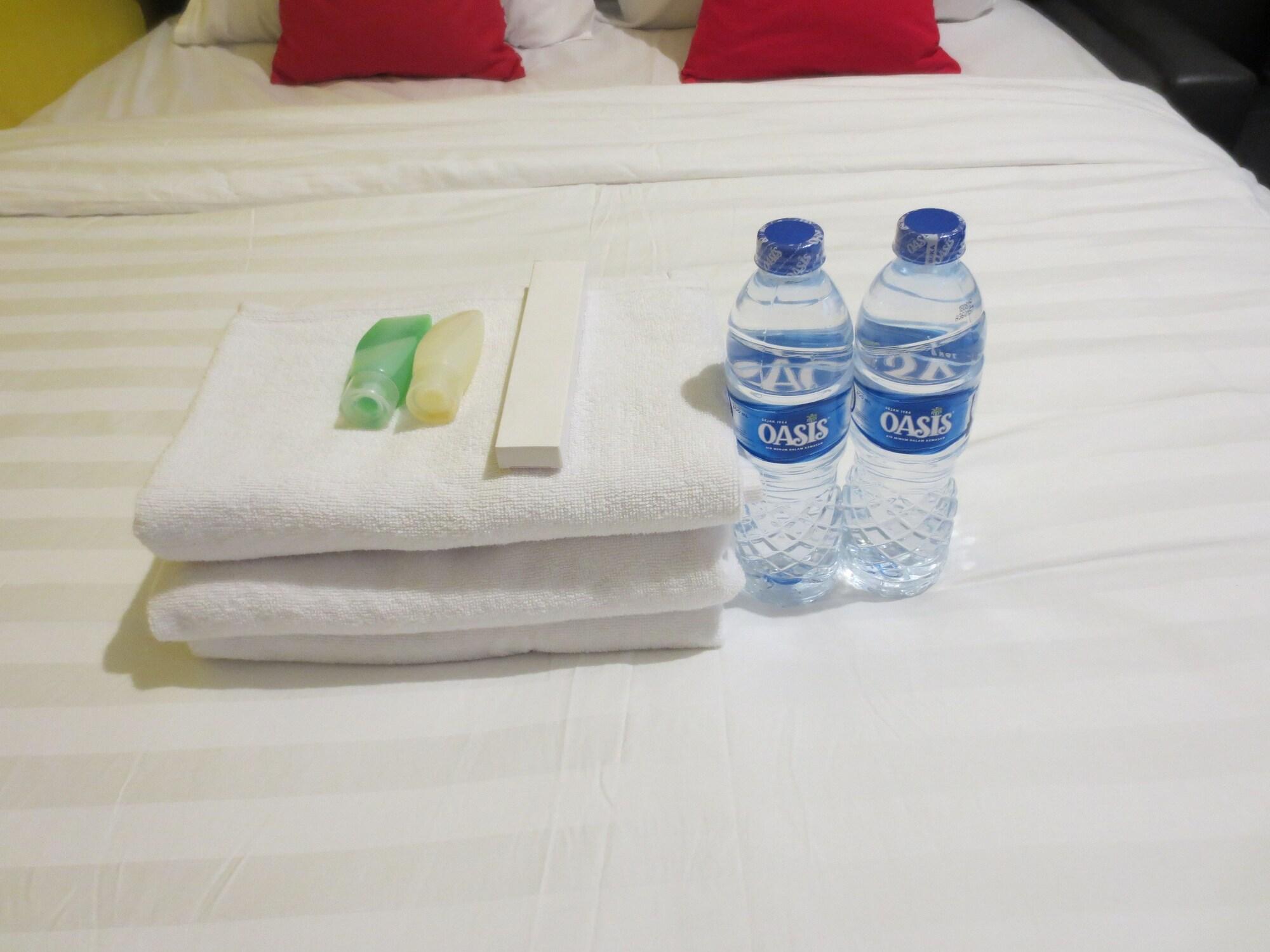 Oyo 111 Grand Palace Resident 16/21