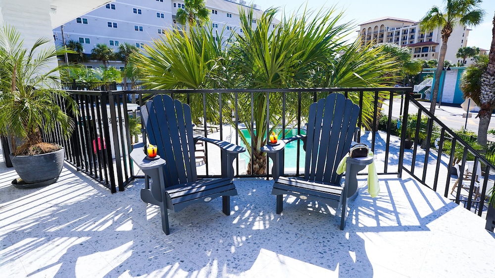 Ivory Sands Beach Suites 36/50