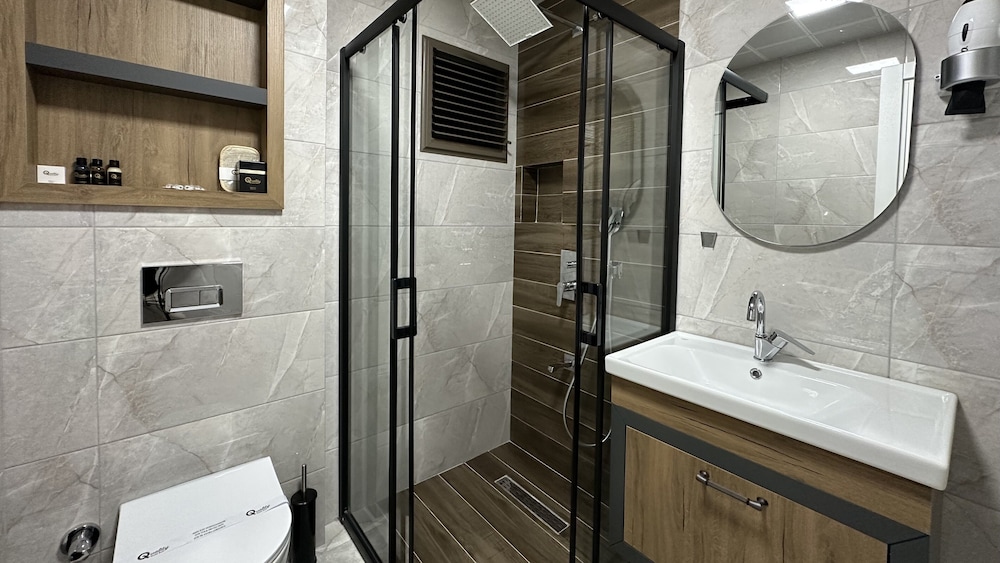Quality Gold Suite Hotel 49/50