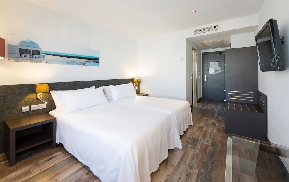 Hotel Cadiz Paseo Del Mar Affiliated By Melia 15/68