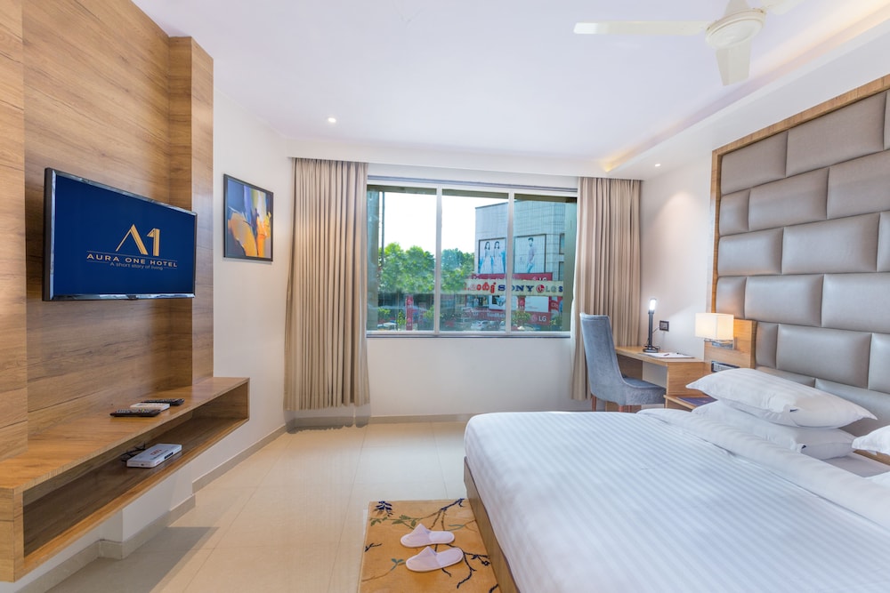 AURA ONE HOTEL 13/45