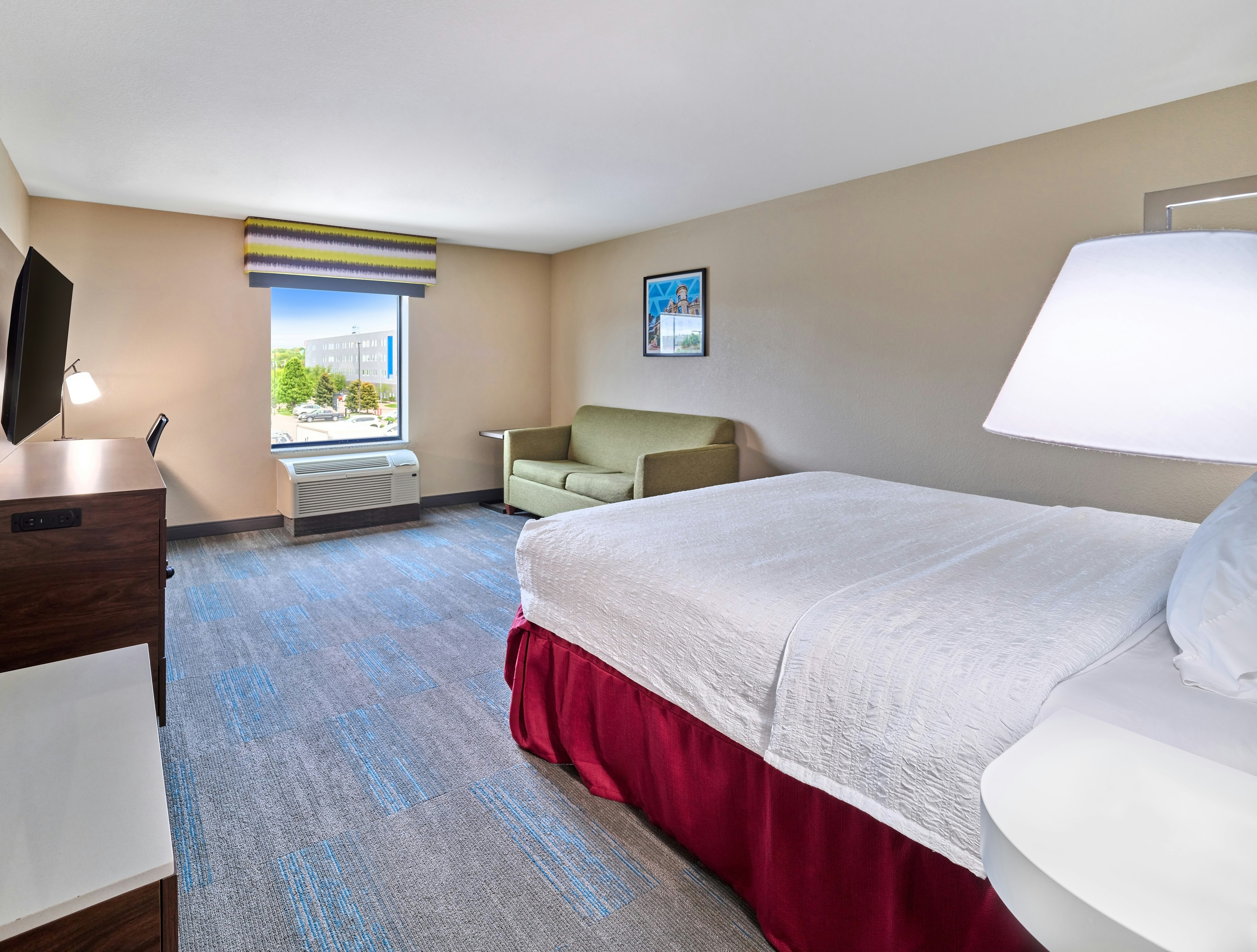 ROOM, KING BED, SOFA