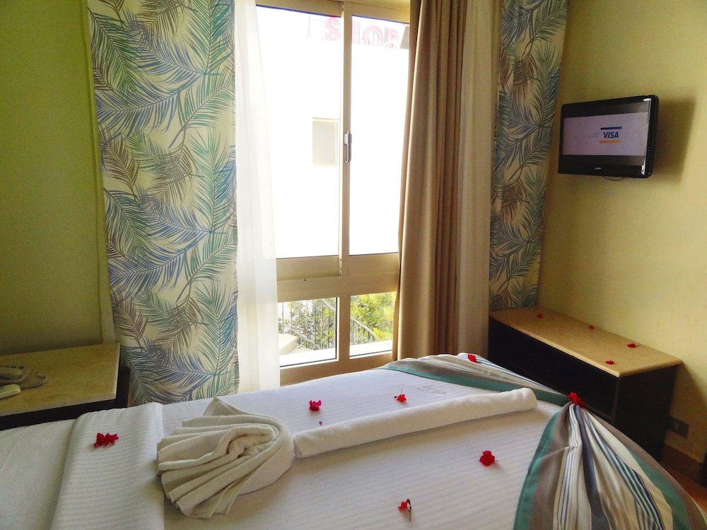 Naama Blue Hotel 18/50