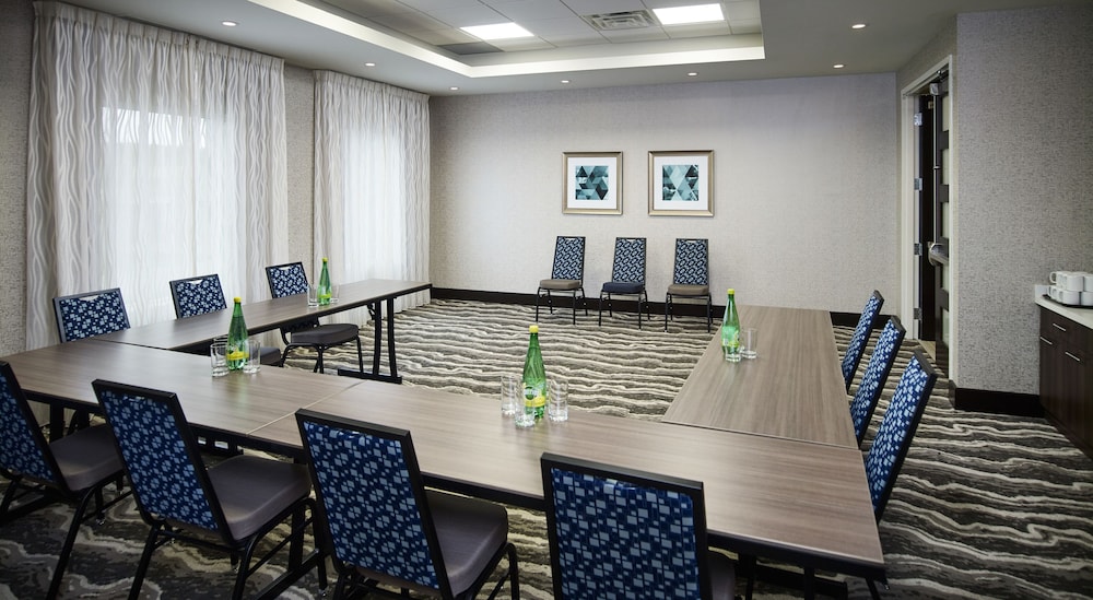 STAYBRIDGE SUITES NIAGARA-ON-THE-LAKE 55/61