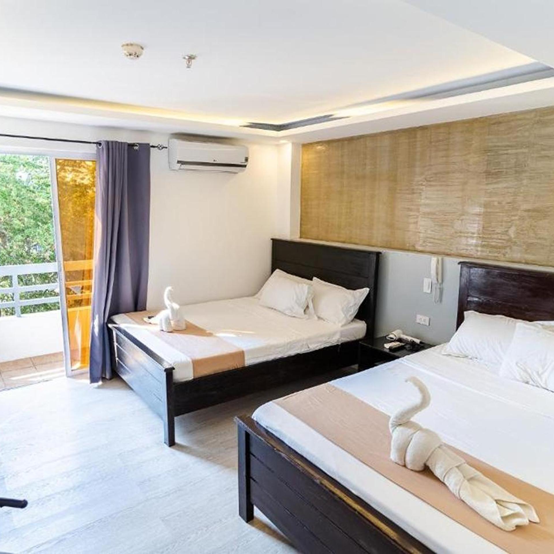 Spotlight Hotel near Hundred Islands Wharf 5/44