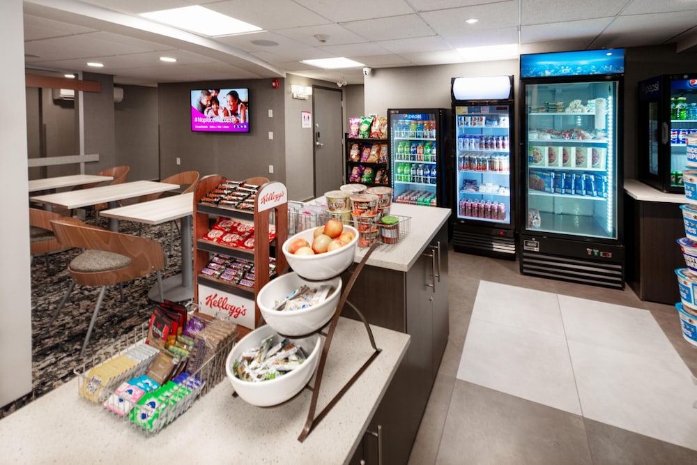Coast Calgary Downtown Hotel and Suites by APA 47/61