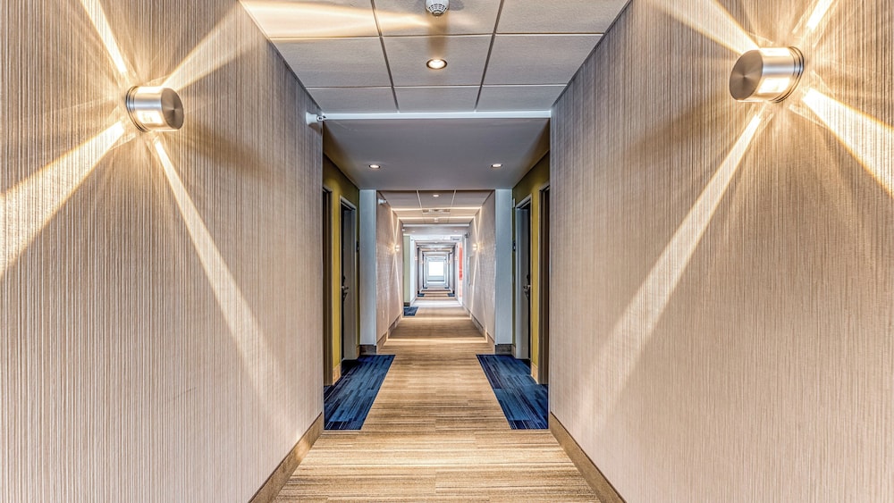 Holiday Inn Express Suites Rantoul 71/76