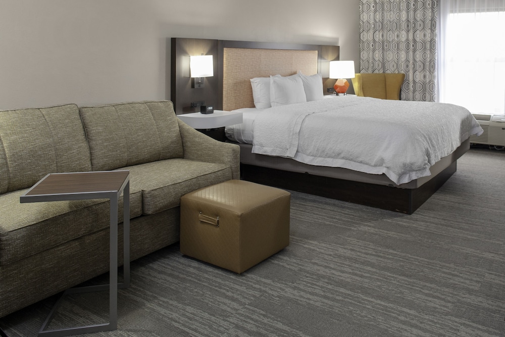 Hampton Inn & Suites Concord/Charlotte 14/57