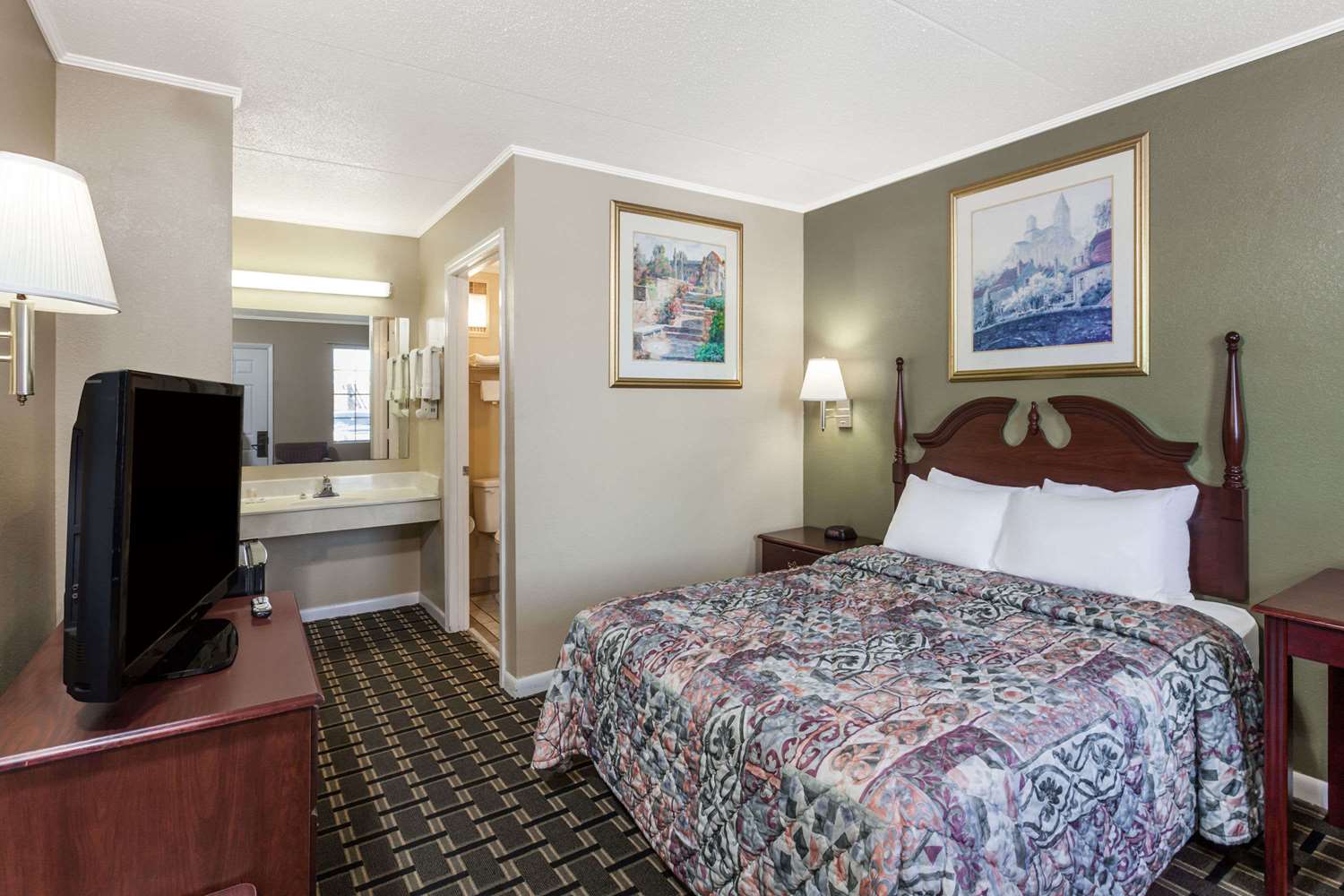 Days Inn by Wyndham Lenoir City 5/11