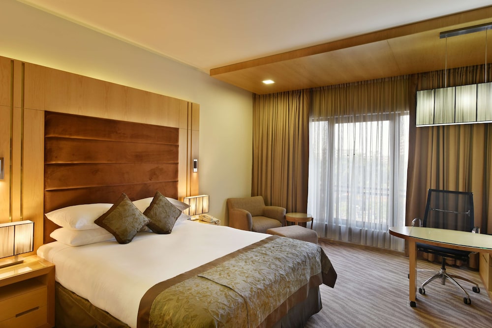 Radisson Blu Dhaka Water Garden 23/83
