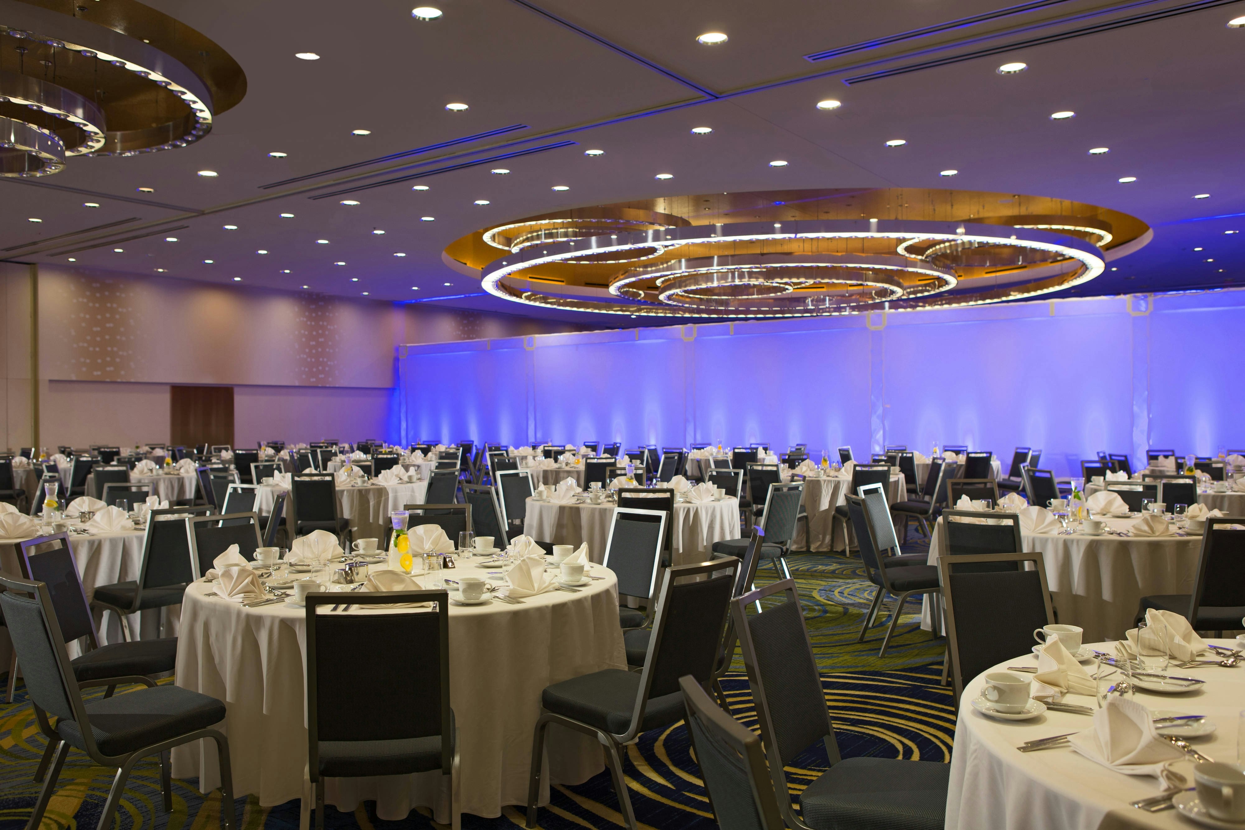 Renaissance Arlington Capital View Hotel 18/23