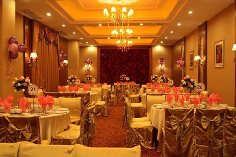 Royal Prince Hotel 27/35