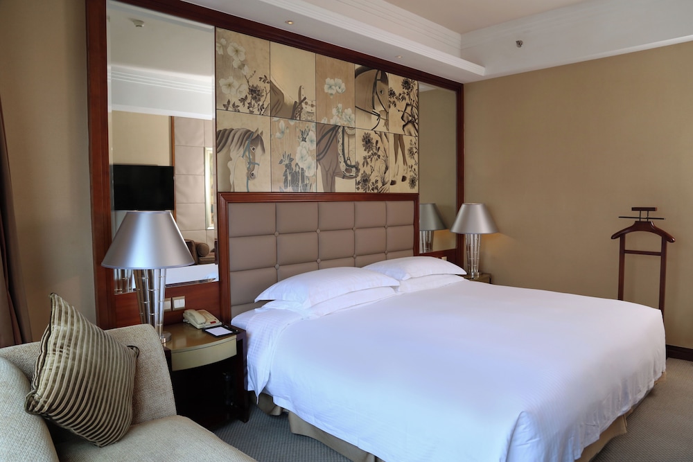 غرفة قياسية بسرير كينج بإطلالة على المدينة، Kempinski Hotel Shenzhen 7/10