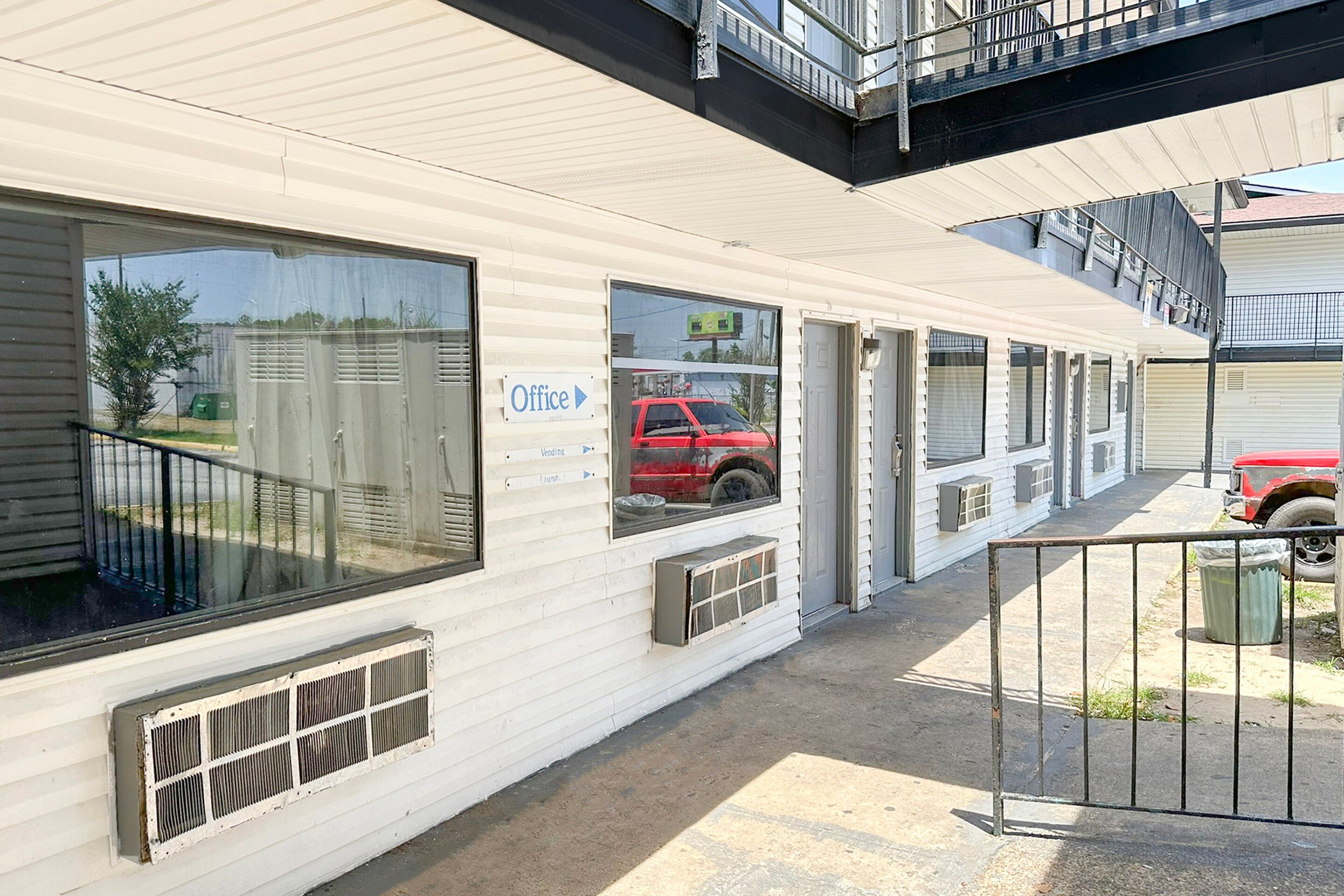 Luxury Inn By OYO Albany 13/33