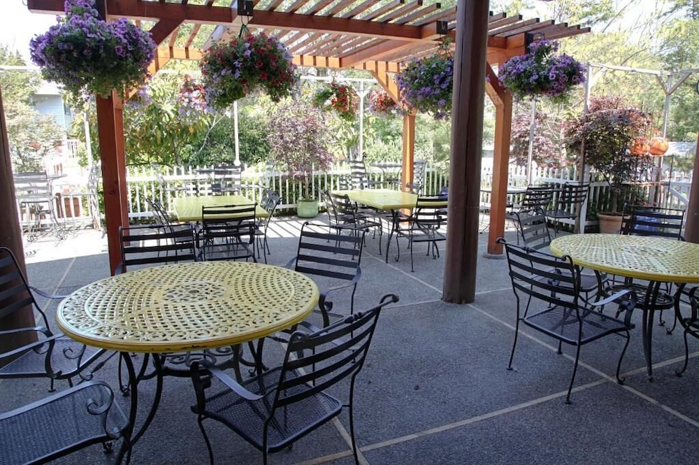 Friday Harbor Suites 28/31