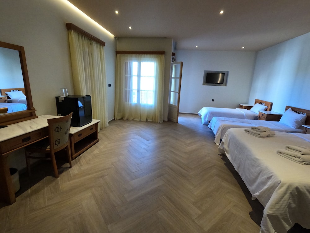 Superior, Studio, Suite, Queen and Twin Beds, Sea View
