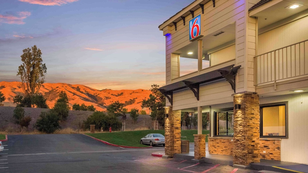 Motel6 Fremont, CA - South 44/57