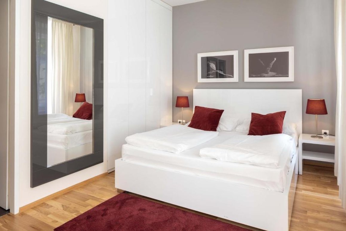 The Levante Rathaus Apartments. 10/60