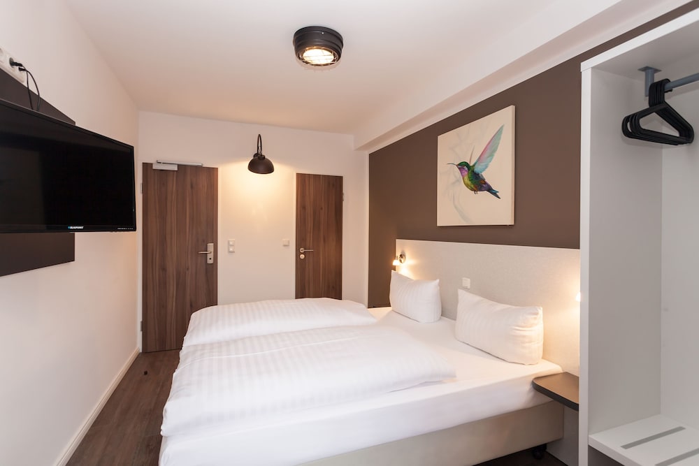 Centro Hotel West 24/46