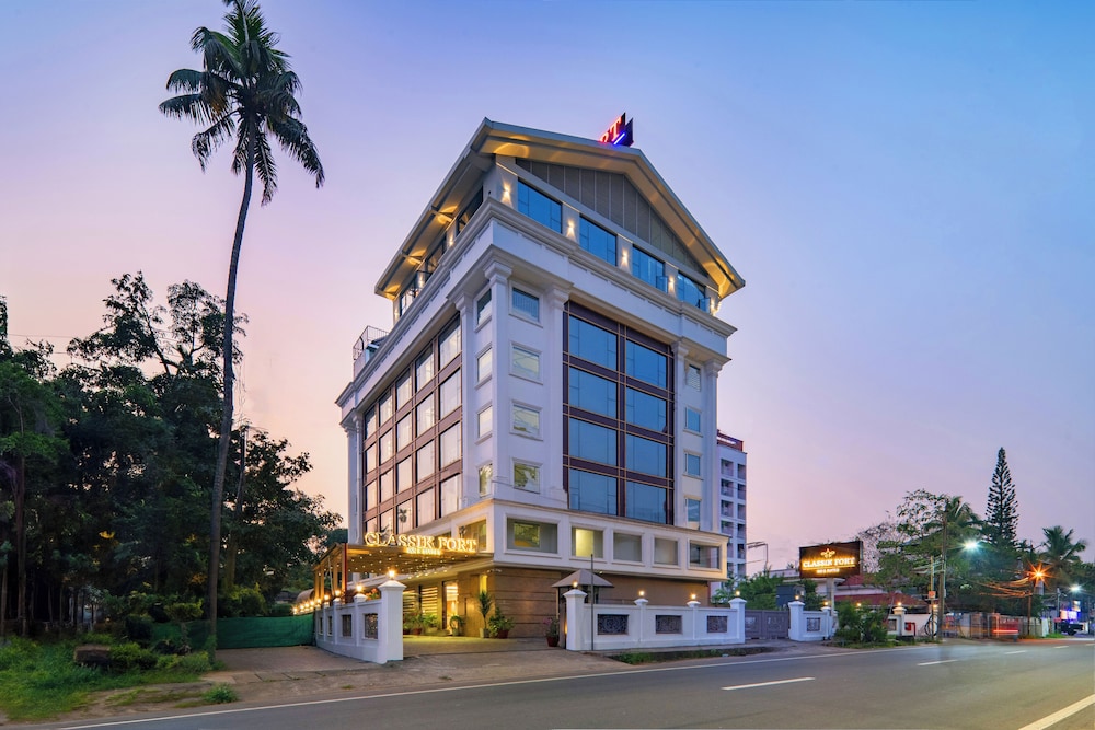 THE CLASSIK FORT HOTEL 39/42