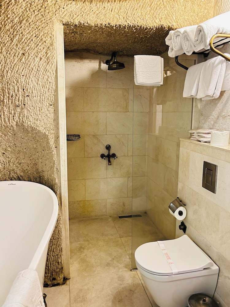 Caftan Cave Suites 49/49