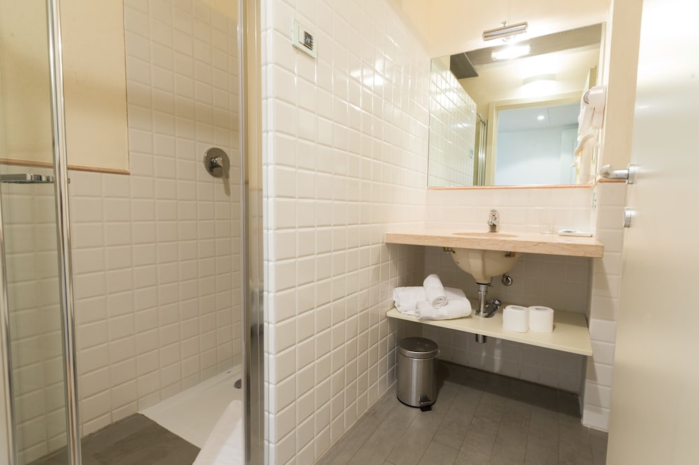Hotel Villa Moron 48/50