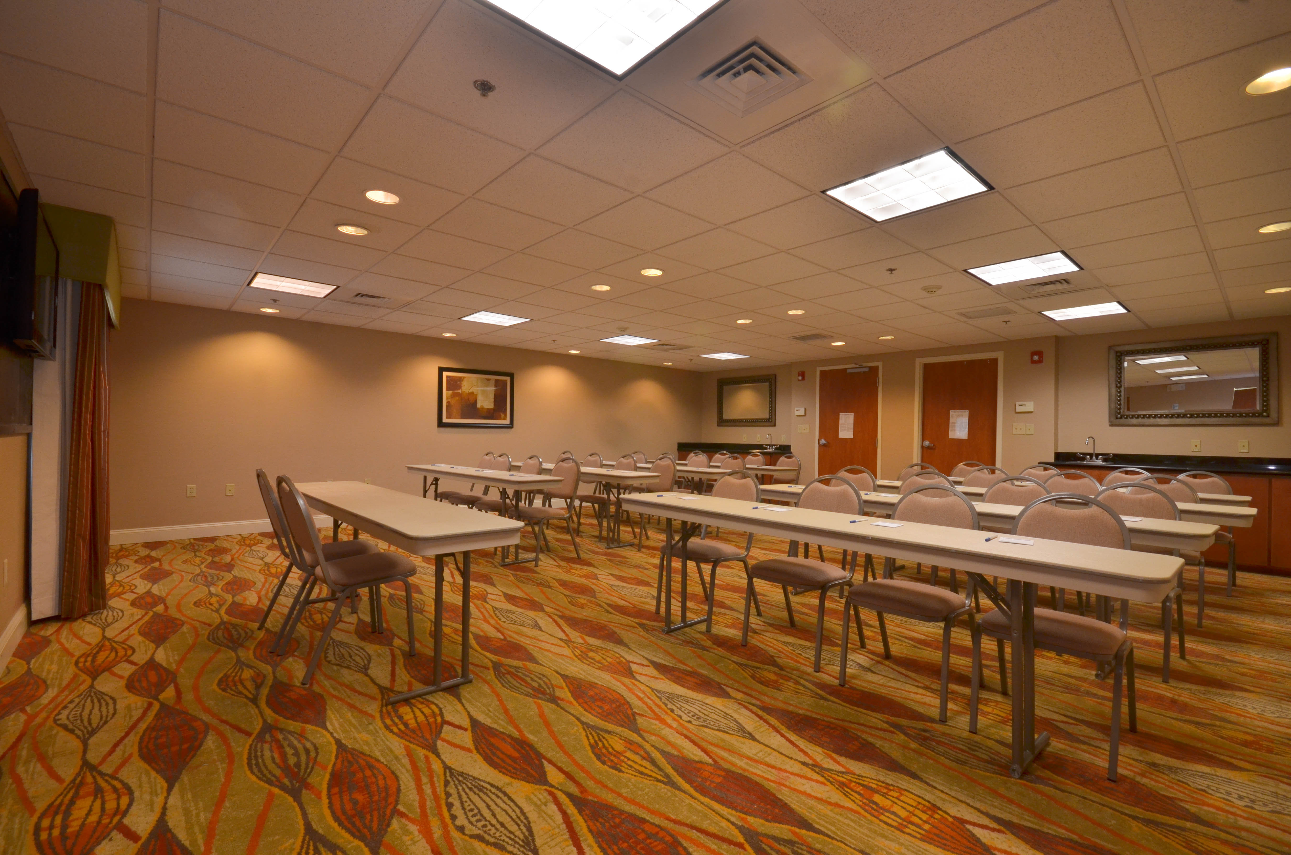 Holiday Inn Express Hotel And Suites Pine Bluff Pines Mall 43/54
