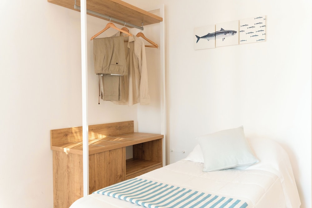 2 BEDROOMS, CONNECTING, CLASSIC