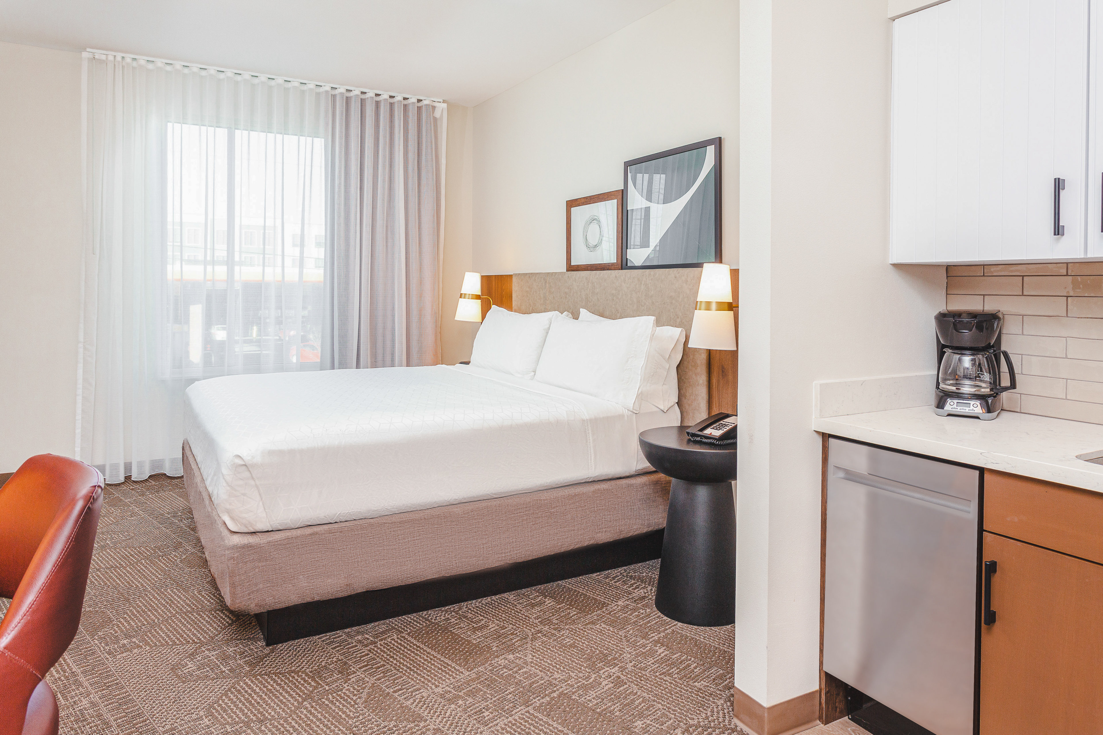Studio, Suite, King Bed, Corner