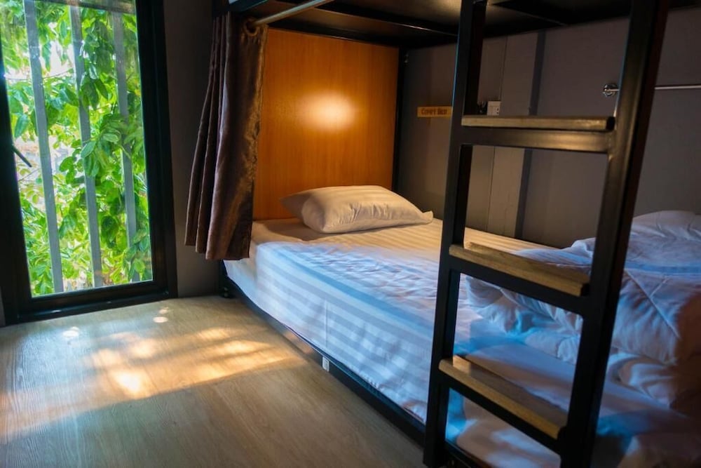 Comfy Bed Hostel - Adults Only 9/39