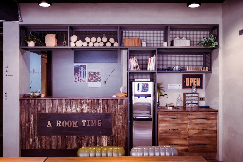 A Room Time 3/58
