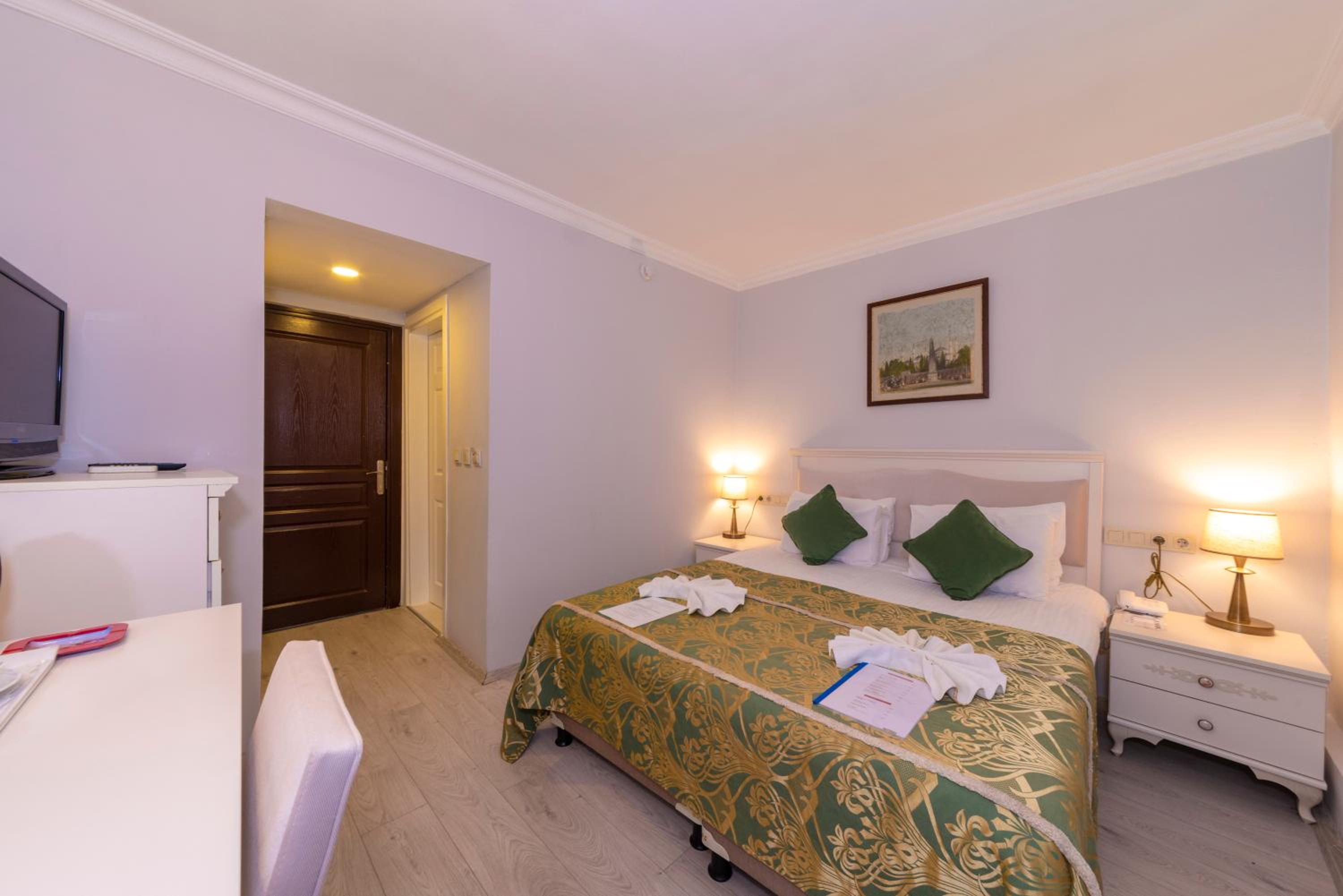 Economy, Basement, Double or Twin Bed