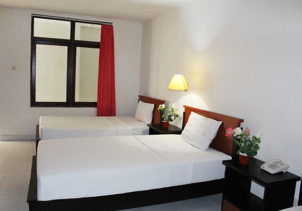 Aman Gati Hotel Lakey 17/50