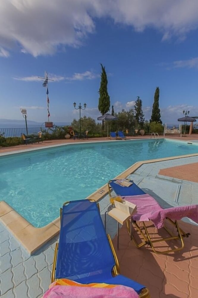 Garbis Villas 28/50