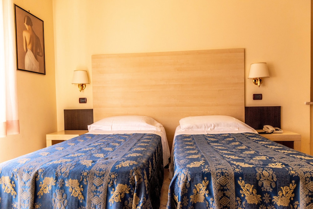 CLASSIC, DOUBLE OR TWIN BED